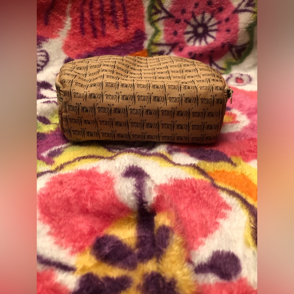 Vintage Neiman Marcus Tan Cosmetic Bag Elegant Organizer - Picture 4 of 6